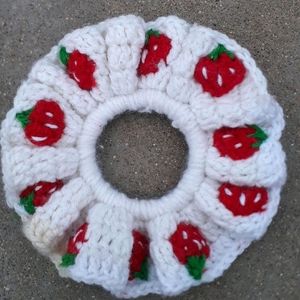 Strawberry 🍓 Crochet Scrunchie