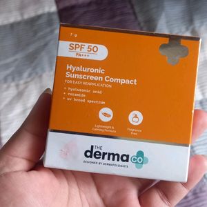 DERMACO HYALURONIC SUNSCREEN COMPACT