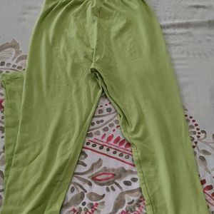 Green Leggings In Excellent Condition