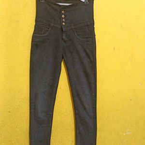 BLACK COLOUR JEANS FOR GIRLS IN GOOD CONDITION