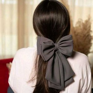 Parisian Bow Clip Oversized