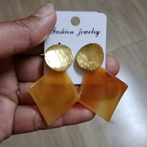 Beautiful Yellow & Golden Square Shape Earring