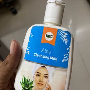 Aloe Cleansing Milk