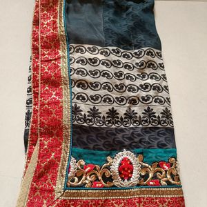 Heavy Border Beautiful Shade Saree For Women.