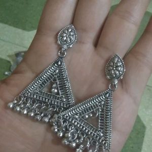 4 Earring