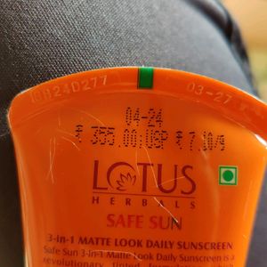 Lotus Herbals Sunscreen SPF 40