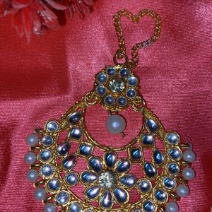 Beautiful Kundan mang tika and earrings