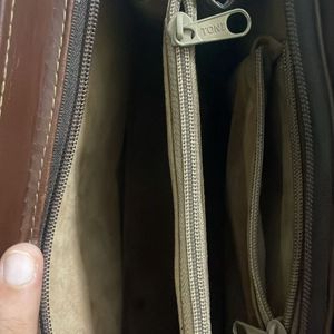 Handbag With Magnetic Close