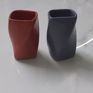 Beautiful Small Vase (2 Nos.)