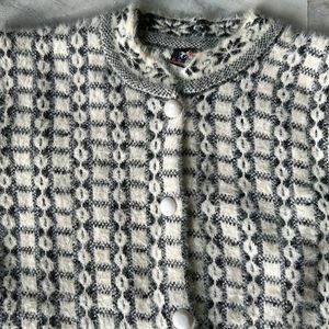 WOOLEN SWEATER