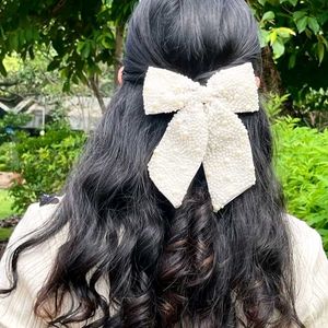 Luxury White Pearl Hairbow Clip For Girls And Wome