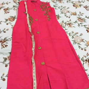 Kurta With Heavy Neck Work And Golden Duptta