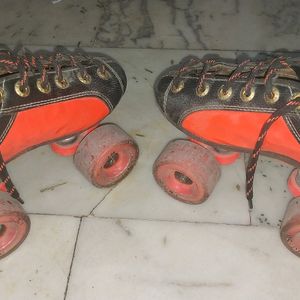 Skates Size 4