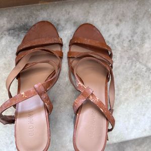 Stunningly Stylish And Comfortable Brown Sandals