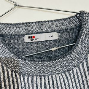 grey woollen top