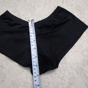 28 Size Black V Look