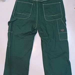 BERSHKA green cargo Pants 👖