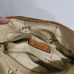 Lavie Brand Sling