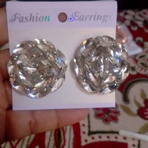 BEAUTIFUL EARRING