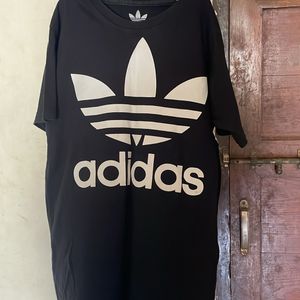 Must have black t-shirt