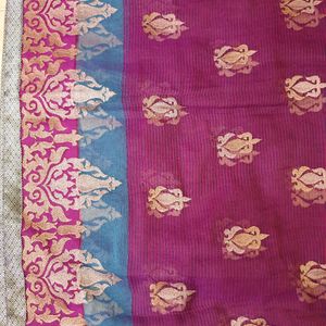 Very Beautiful Net Saree With Golden Thread Work