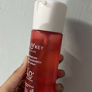 Dot & Key Spray Sunscreen