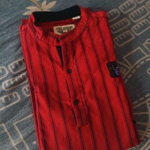 Stylish T-shirt In Red With Dark Blue Strips