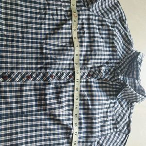 White And Navy Blue Checks XL Shirt