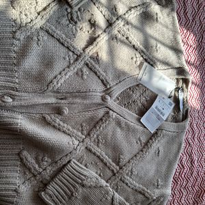 ZARA BRAND NEW SWEATER