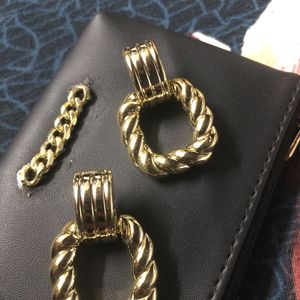 Gold Unique Design Earring