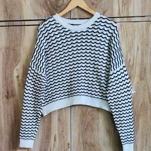 Black White Design Baggi Sweater Size-46