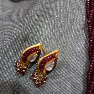 Sale On: Maroon: Earring and Necklace Set