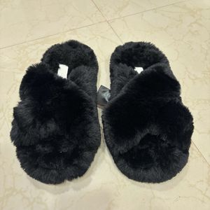 Cute Fuzzy H&M Slippers 🖤