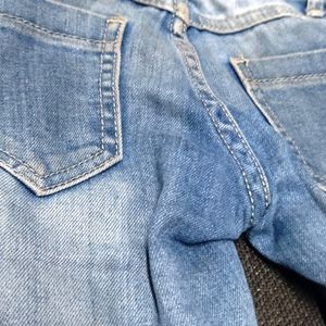 Three Fourth Jeans For Kids🩵🩵