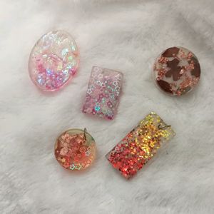 Resin pendant