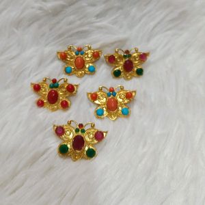 BIG BROOCHES