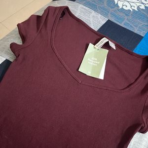 Cute H&M Top With Tag