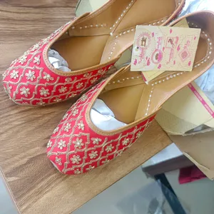 Nr By Nidhi Rathi Embellished Gold Toned Juttis