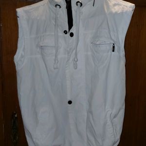 Sleeveless White Cool Jacket