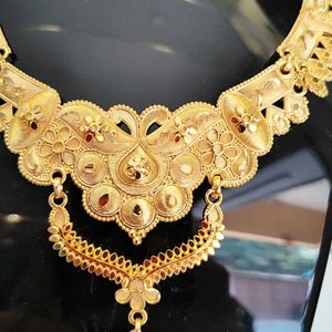 Golden Necklace And Earrings Set