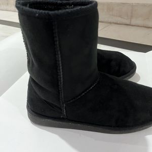 Carlton London Winter Boots With Faux Fur