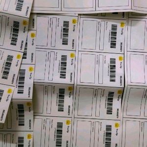 30 Sticky Shipping Labels