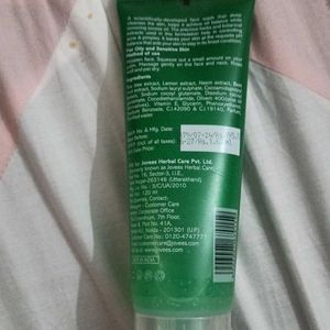 Jovees Herbal Tea Tree Face Wash For Men And Women