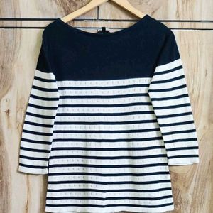 Black & White Woolen Top Size-34