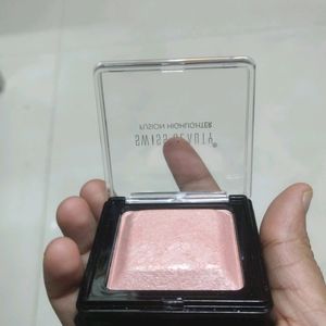 Branded New Swizz Beauty Highlighter