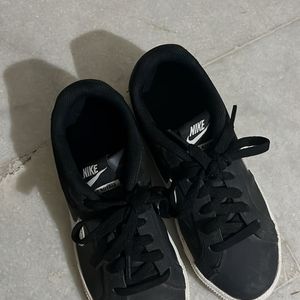 Black Shoes Nike