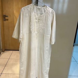 Off White Kurta With Self Print