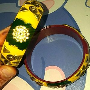 Anshi Creations Lac Bangle( Set Pack Of 2)