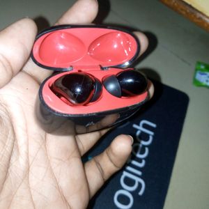 2 Earbuds Boat And Boult