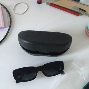 Retro Black Sunglasses